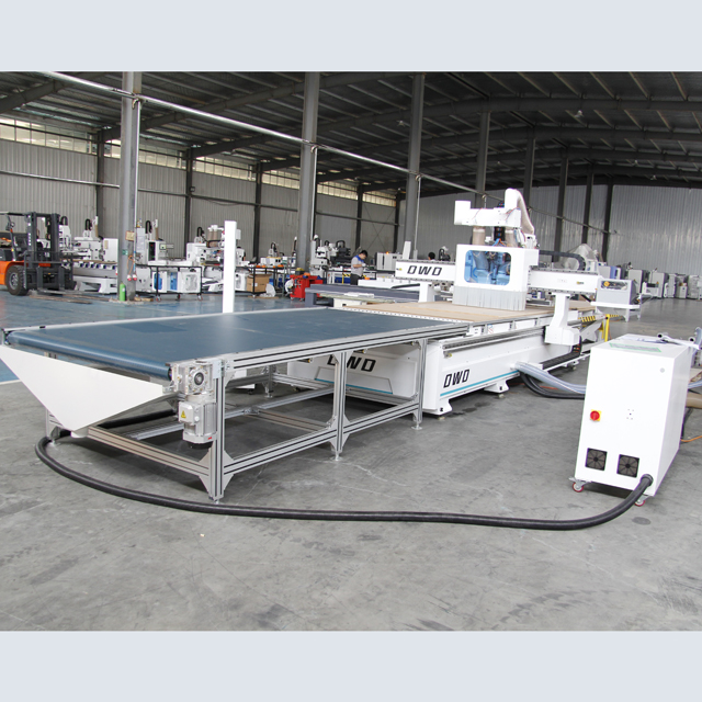 CABINET CNC MACHINE INSTALLED IN CANADA