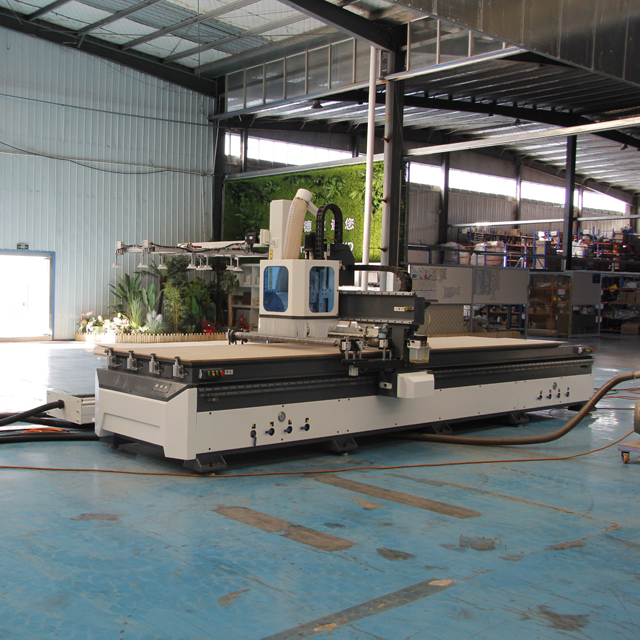 Sofa Frame CNC Router with Robot Loading System 